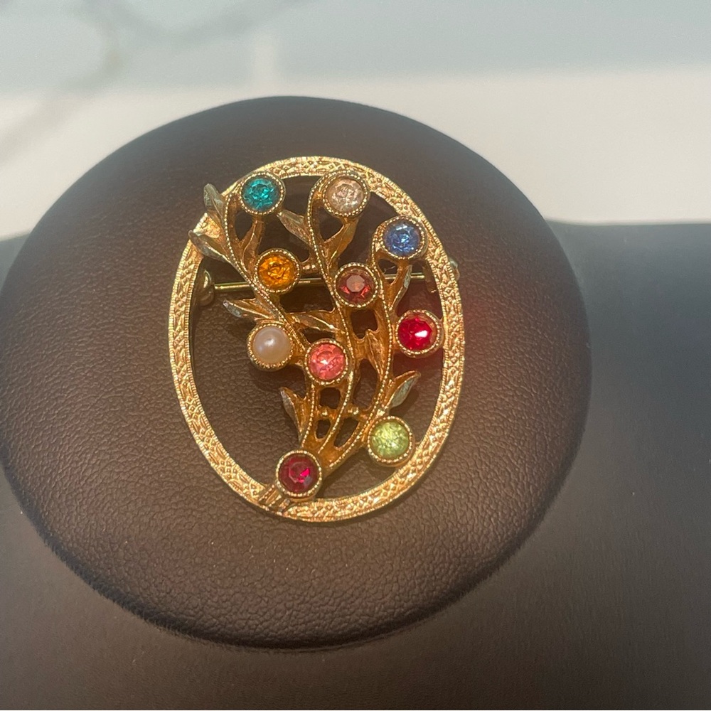 Vintage Signed Sarah Canada Faceted Glass and Faux Pearl Brooch
